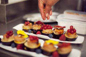 Foie con higos y frutos del bosque